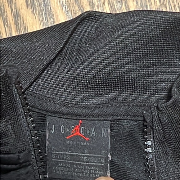 Jordan Zip Up Sweater - Size Boys Large (6-7 yrs) - Picture 8 of 8